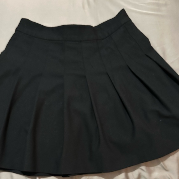 Aritzia Sunday best olive skirt - Picture 7 of 9